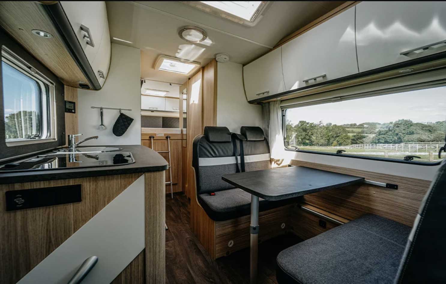 Interiér obytného vozu Sunlight A70